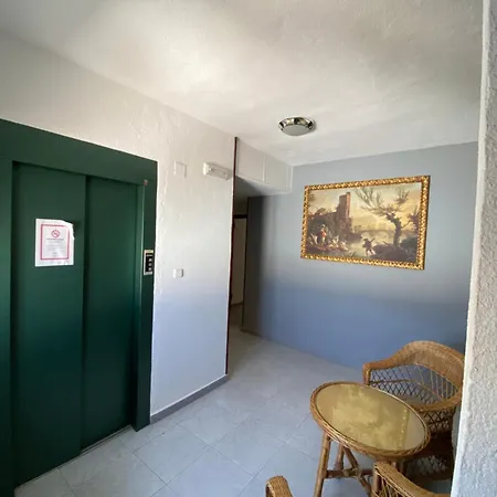 Munoz Hotel
